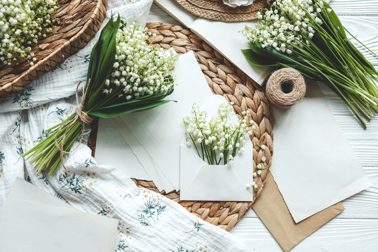 Offrez du muguet, offrez du bonheur !”
Parce qu’un petit brin peut illuminer une grande journée.
Le 1er mai, partagez un sourire… et un peu de chance.